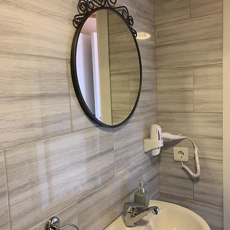 Elisa Butik 2* Adalar