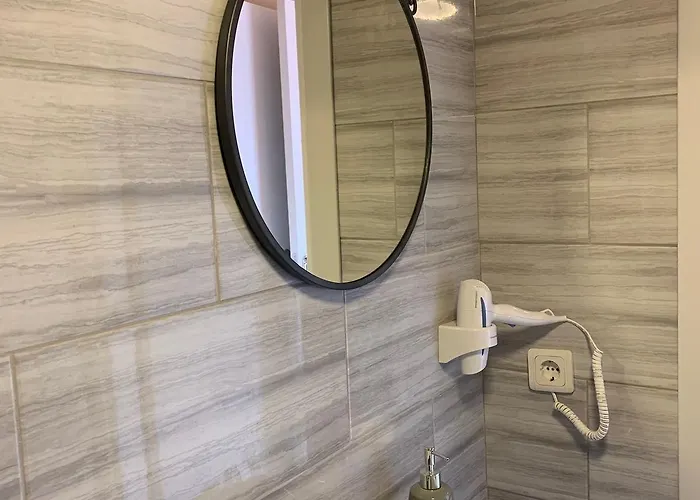 Elisa Butik 2* アダラー